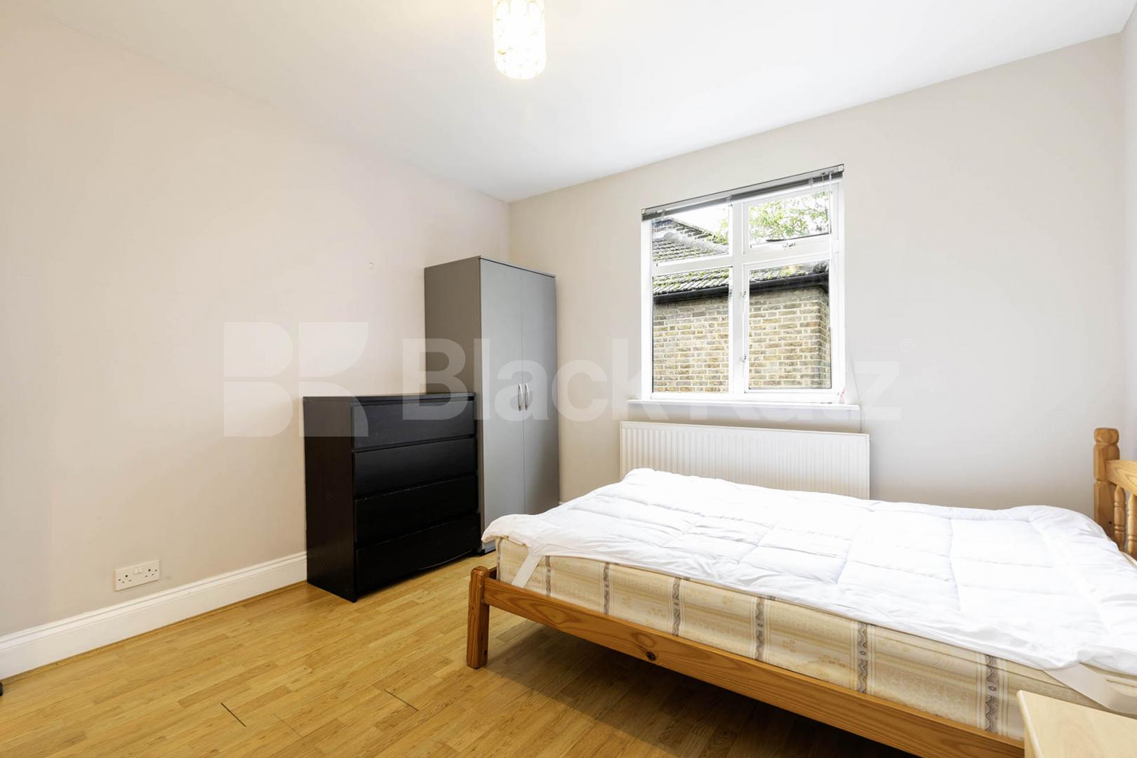 Modern and Central Apartment Belton Road, Willesden Green
